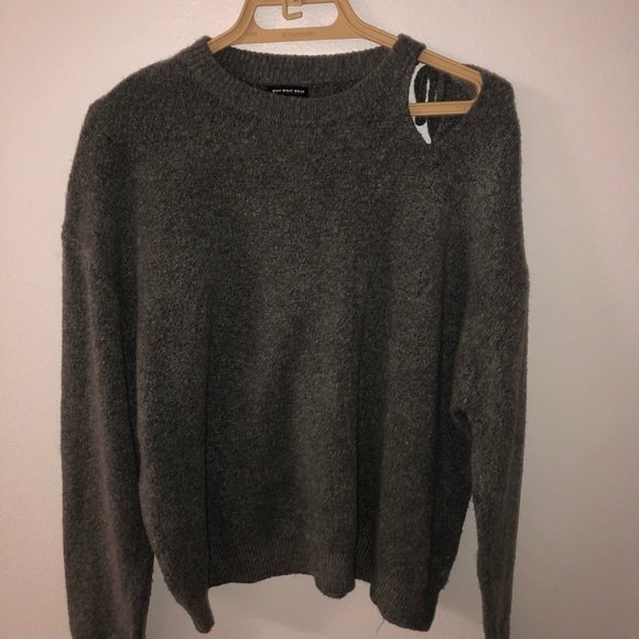 NEW Beautiful Sweaters - Picture 7 of 9